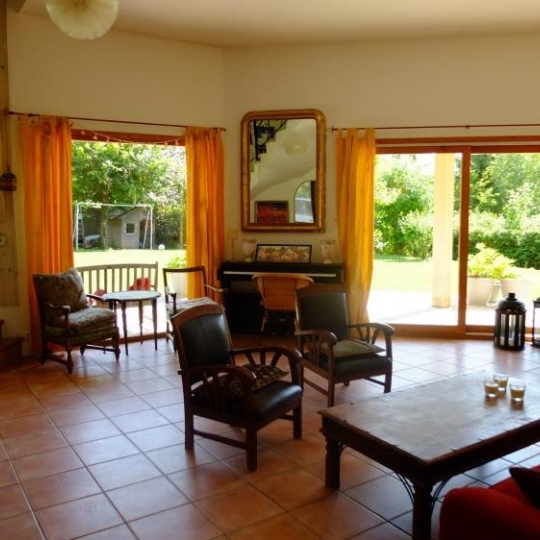  NEMOZ IMMOBILIER : House | TALLOIRES (74290) | 270 m2 | 3 500 € 