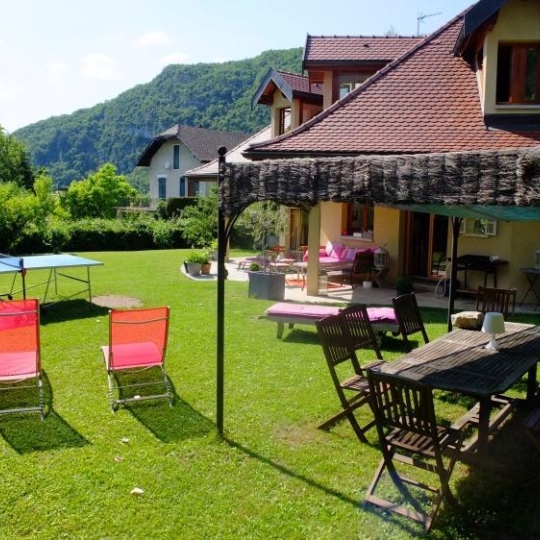  NEMOZ IMMOBILIER : House | TALLOIRES (74290) | 270 m2 | 3 500 € 