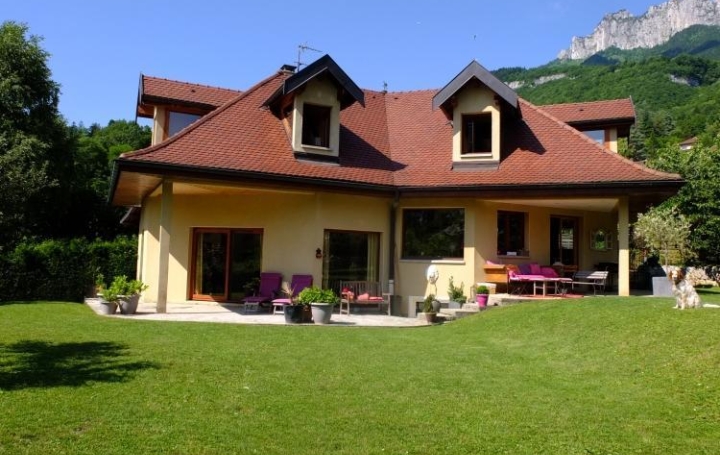  NEMOZ IMMOBILIER Maison / Villa | TALLOIRES (74290) | 270 m2 | 3 500 € 